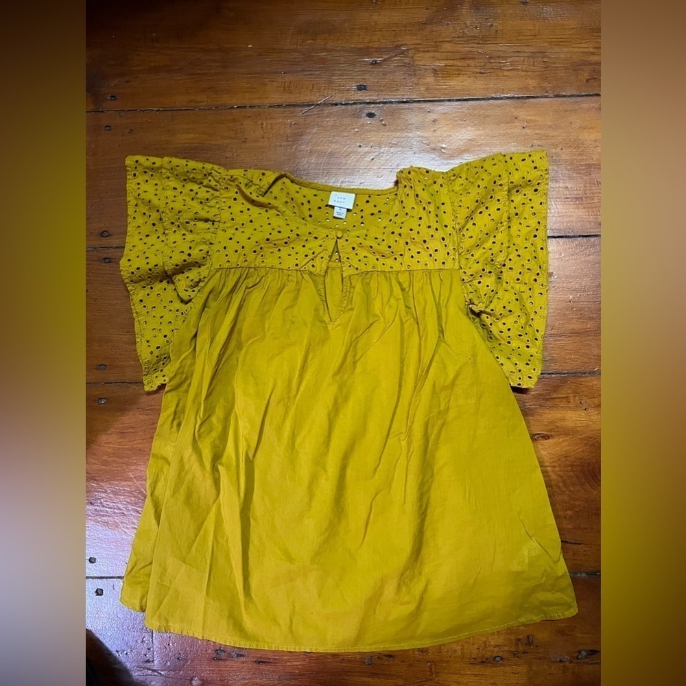 Flutter sleeve peasant top blouse women’s large eyelet cutouts size large